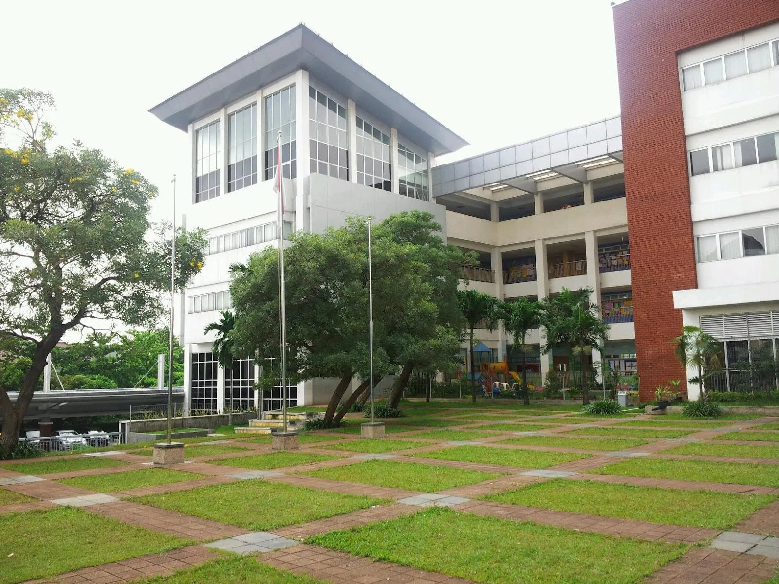 Global Sevilla School campus